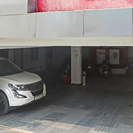 Collection O Ssr Royal Suites Lingampalli Exterior foto