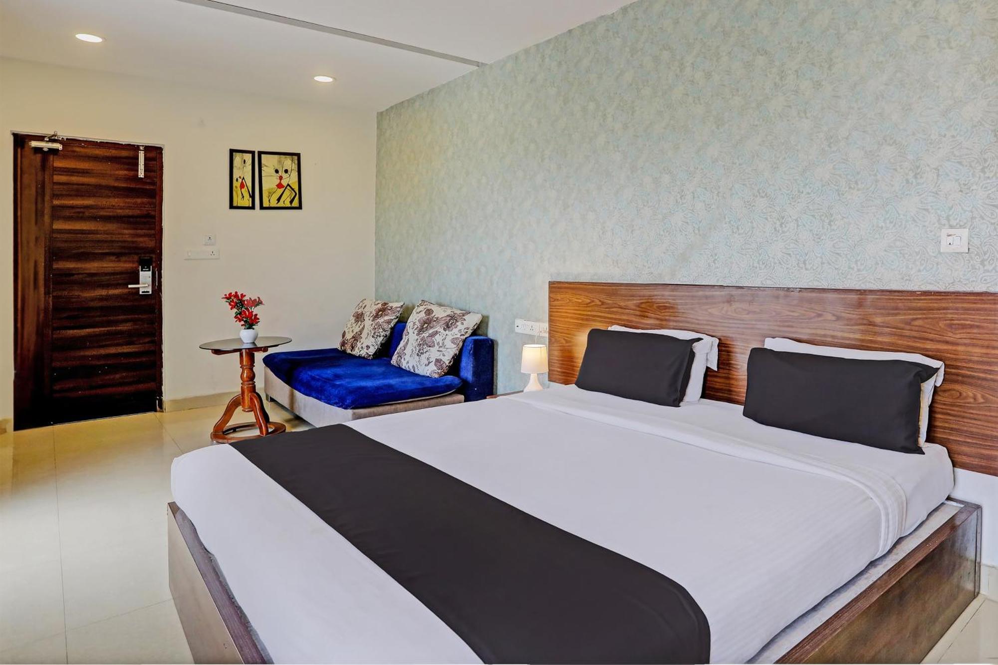 Collection O Ssr Royal Suites Lingampalli Exterior foto